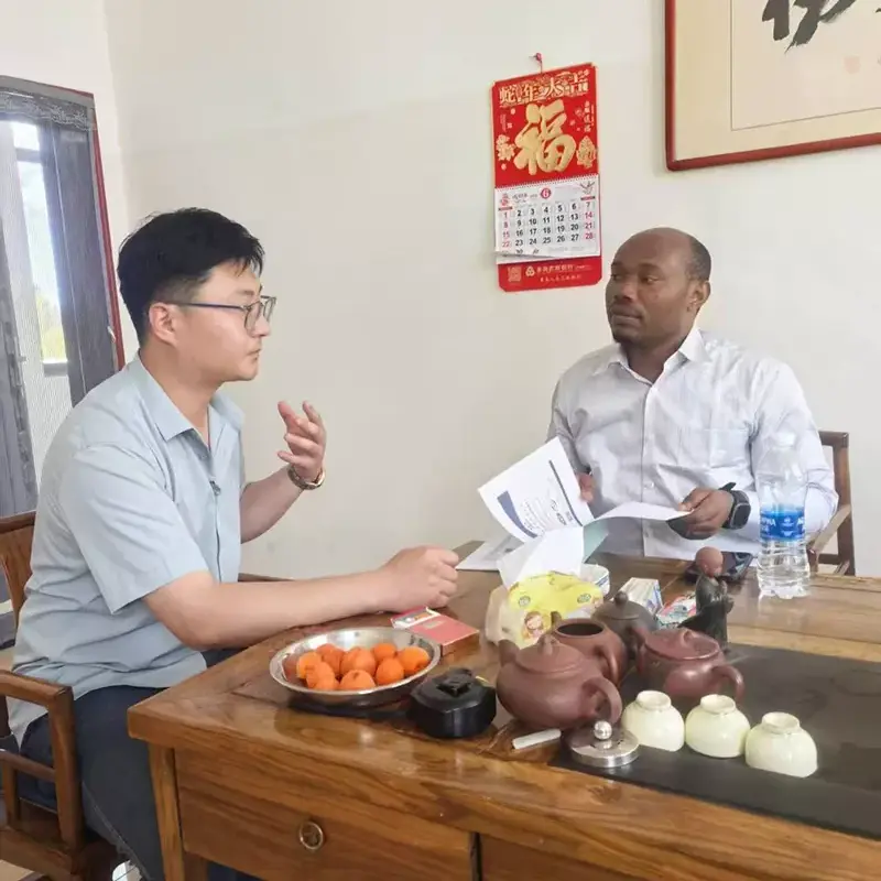 Африканские клиенты посетили Liweiyuan для совместного расширения рынка африканской стали -структуры