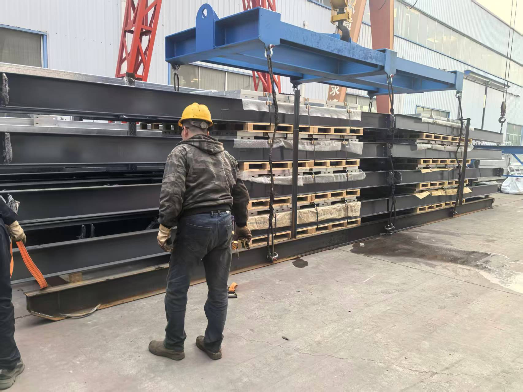 Компания Liweiyuan Steel Structure успешно поставляет изделия из стальных конструкций по индивидуальному заказу норвежскому клиенту